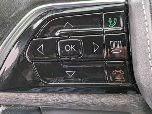 Certified 2022 Jeep Grand Cherokee Overland w/ Luxury Tech Group IV image 15