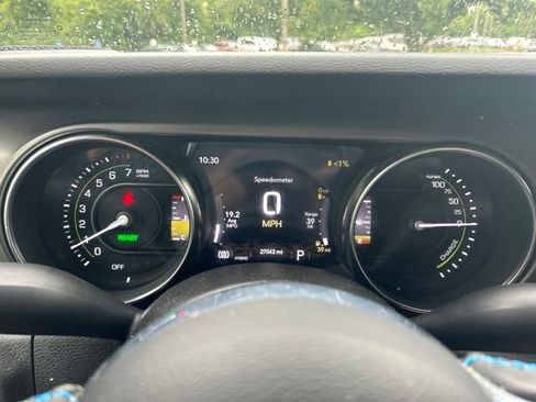 Used 2023 Jeep Wrangler Unlimited Rubicon 4xe w/ Cold Weather Group AWD/4WD image 15