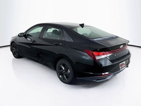 Used 2022 Hyundai Elantra SEL FWD image 3