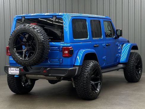 Used 2024 Jeep Wrangler Unlimited Sahara w/ Technology Group AWD/4WD image 5