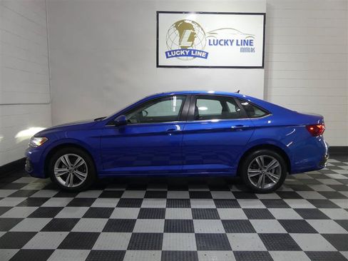 Used 2024 Volkswagen Jetta SE FWD image 7