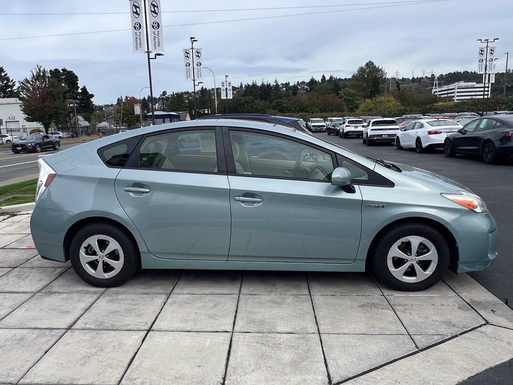 Used 2015 Toyota Prius Three w/ Solar Roof Package FWD image 8