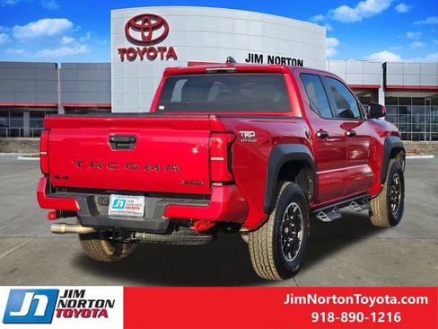 Used 2025 Toyota Tacoma TRD Off-Road image 6