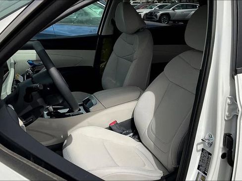 New 2025 Hyundai Tucson SEL image 9