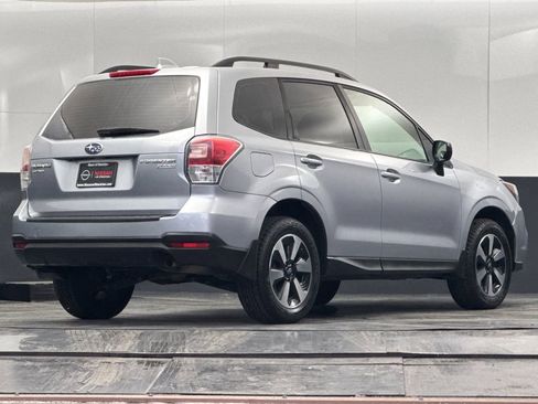 Used 2017 Subaru Forester 2.5i w/ Alloy Wheel Package image 3