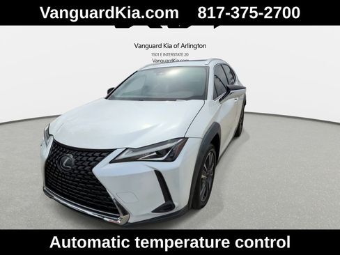 Used 2019 Lexus UX 200 w/ Accessory Package 2 FWD image 4