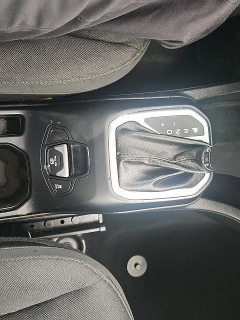Used 2018 Jeep Renegade Altitude w/ UConnect 8.4 Nav Group FWD image 19