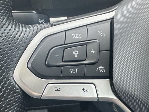 Used 2022 Volkswagen Atlas SEL R-Line AWD/4WD image 24