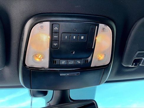 Used 2024 Dodge Durango GT AWD/4WD image 16