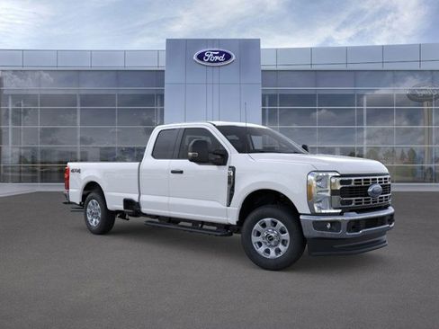 Used 2024 Ford F250 XLT w/ Camper Package image 7
