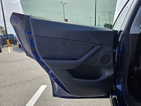 Used 2020 Tesla Model Y Long Range image 36