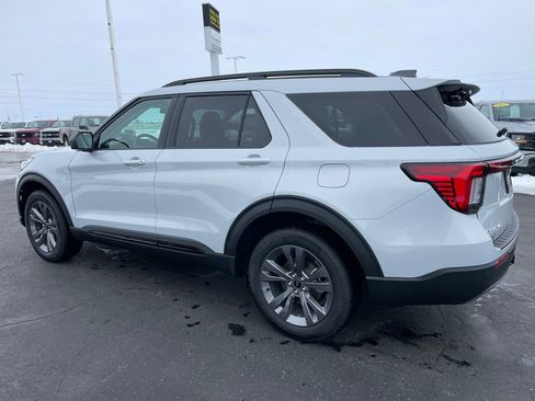 New 2026 Ford Explorer Active w/ Active Comfort Package AWD/4WD image 5