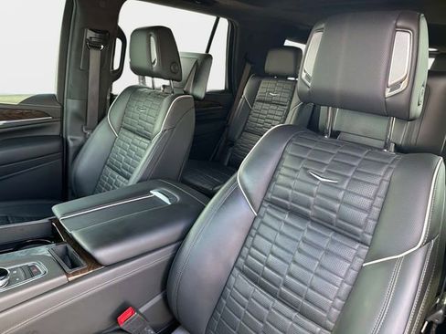 Used 2024 Cadillac Escalade Sport Platinum w/ Heavy-Duty Trailer Package AWD/4WD image 20