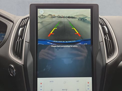 Certified 2022 Ford Edge SE image 19