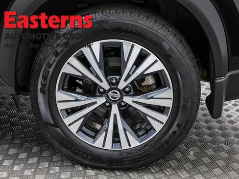 Used 2021 Nissan Rogue SV w/ Premium Package image 36