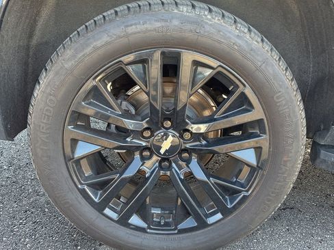 Used 2021 Chevrolet Suburban RST AWD/4WD image 11