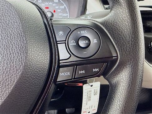 Certified 2025 Toyota Corolla LE image 14