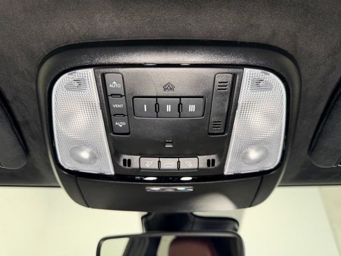 Used 2024 Dodge Durango R/T w/ Tow 'N Go Group AWD/4WD image 15