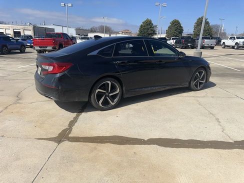 Used 2019 Honda Accord Sport image 4