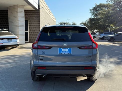 Used 2025 Honda CR-V Sport Touring image 4