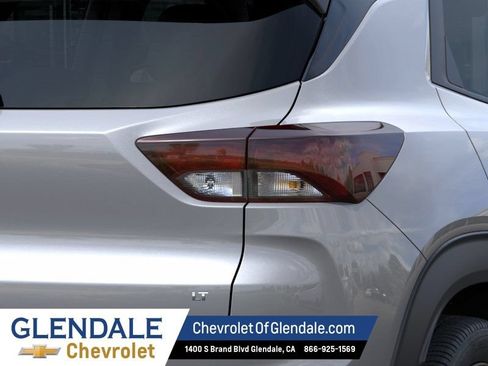 New 2026 Chevrolet TrailBlazer LT w/ Midnight Edition FWD image 11