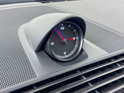 Certified 2023 Porsche Panamera Platinum Edition image 18