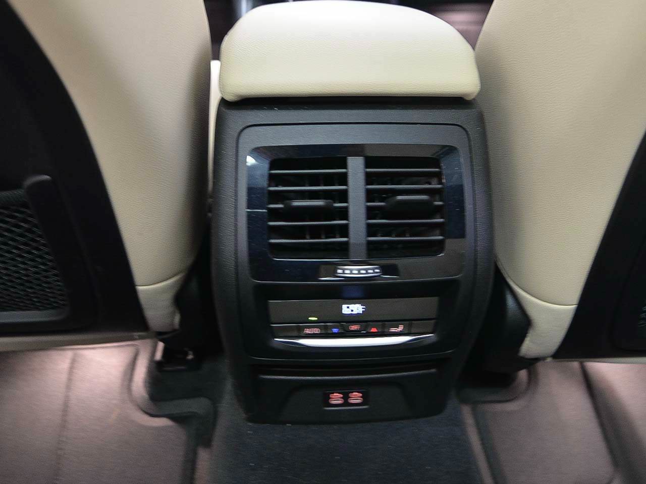 Used 2024 BMW X3 sDrive30i w/ Convenience Package RWD image 10