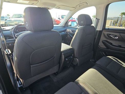 Used 2021 Chevrolet Traverse LT FWD image 20
