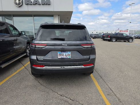Used 2023 Jeep Grand Cherokee Limited w/ Luxury Tech Group II AWD/4WD image 5