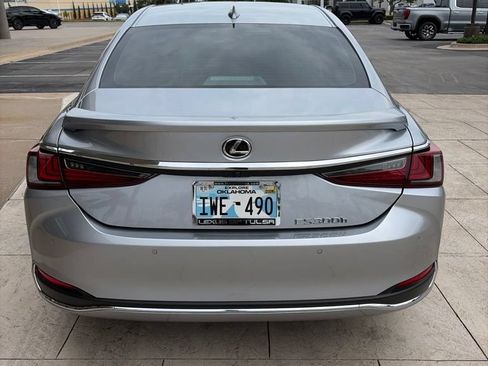 Used 2024 Lexus ES 300h Ultra Luxury w/ Accessory Package (Z2) FWD image 10