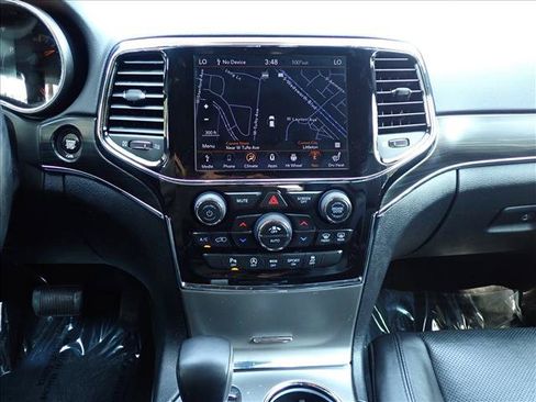 Used 2020 Jeep Grand Cherokee Limited w/ Luxury Group II AWD/4WD image 19