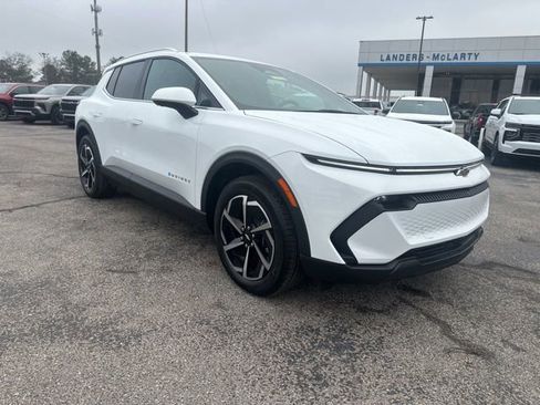 New 2026 Chevrolet Equinox EV LT image 1