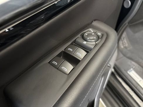 Used 2025 Chevrolet Tahoe LT AWD/4WD image 15