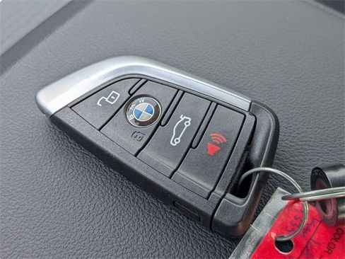 Used 2025 BMW 330i 330i w/ M Sport Package image 33