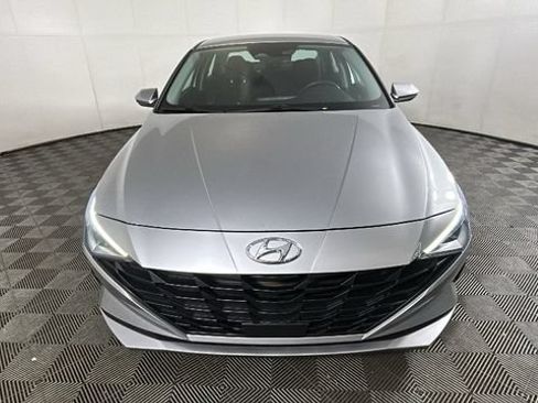 Used 2023 Hyundai Elantra SEL w/ Convenience Package FWD image 7