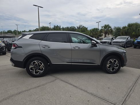 Used 2024 Kia Sportage LX FWD image 9