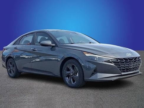 Used 2023 Hyundai Elantra SEL image 3