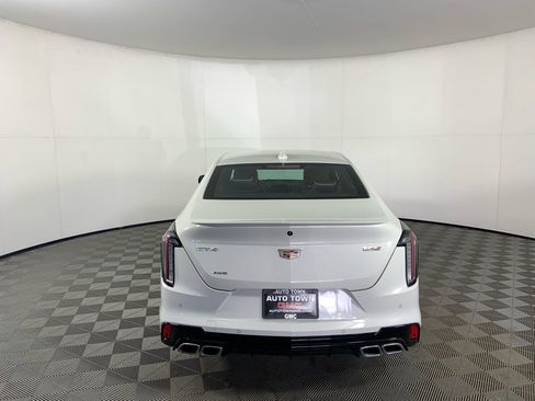 Used 2022 Cadillac CT4 V image 9