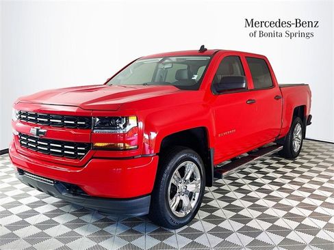 Used 2018 Chevrolet Silverado 1500 Custom w/ Custom Value Package image 3