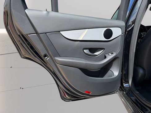 Used 2022 Mercedes-Benz GLC 300 w/ Premium Package Lite image 24