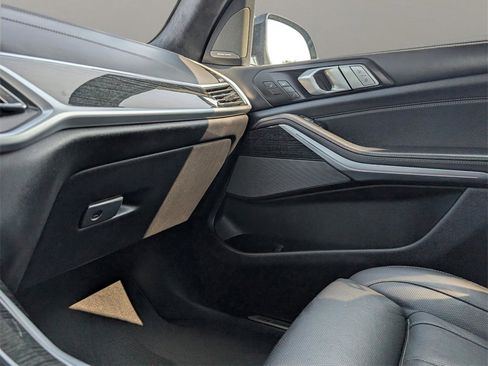 Used 2021 BMW X7 M50i w/ Executive Package image 35