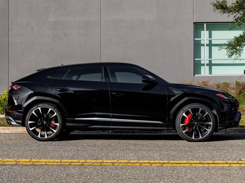 Used 2020 Lamborghini Urus image 9