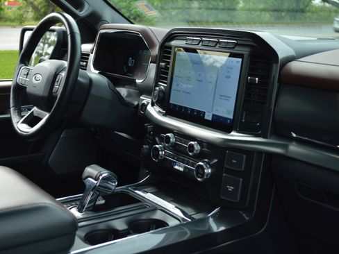 Used 2021 Ford F150 Lariat image 39