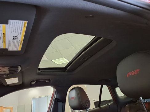 Used 2024 Chevrolet Trax RS w/ Sunroof Package FWD image 21