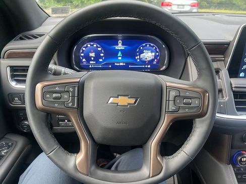 Used 2024 Chevrolet Suburban High Country image 30