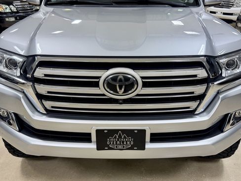 Used 2016 Toyota Land Cruiser AWD/4WD image 18