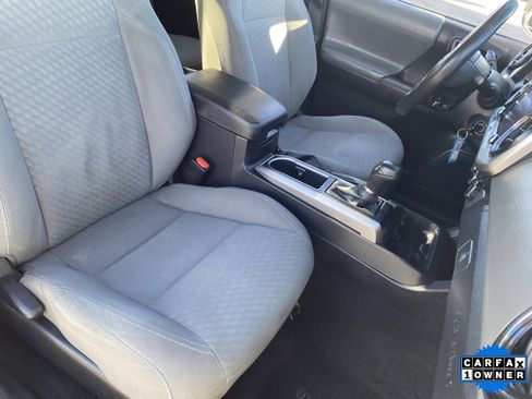 Used 2021 Toyota Tacoma SR5 image 11