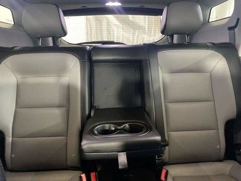 Used 2024 GMC Terrain SLT AWD/4WD image 15
