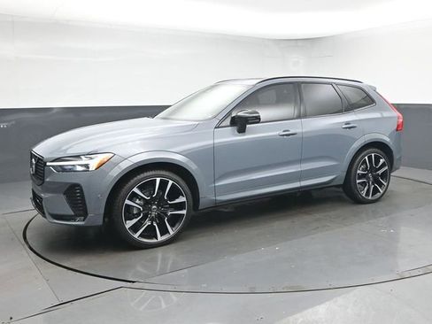 Used 2023 Volvo XC60 B5 Ultimate w/ Protection Package Premier image 4