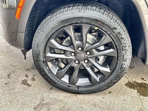 New 2026 Jeep Grand Cherokee Limited Reserve image 9